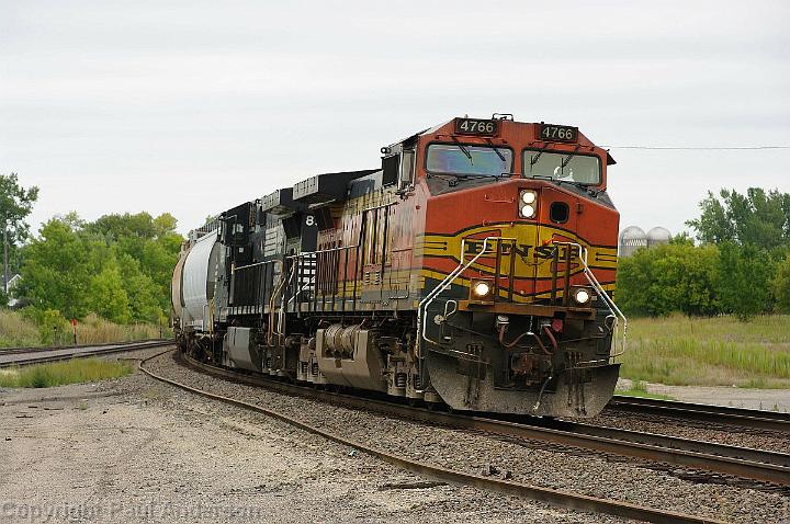 BNSF 4766 - Dash 9-44CW.jpg